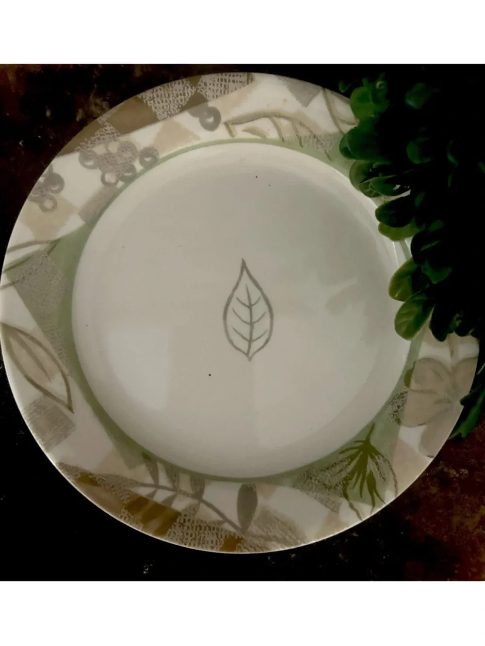 12 Pc Corelle Textured Leaves 4 Dinner Plates 4 Cereal Bowls 4 Salad/Dessert
